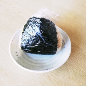 運動会のおにぎりに 海苔が噛み切れる裏技 レシピ 作り方 By もんぴ クックパッド 簡単おいしいみんなのレシピが350万品