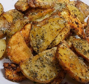 クリスピーオーブンで焼いたフライドポテトのレシピ