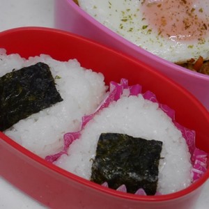 幼稚園児の具なし白おにぎり レシピ 作り方 By Santo クックパッド 簡単おいしいみんなのレシピが366万品