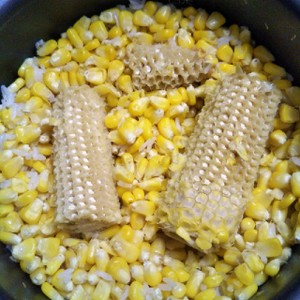 楽ワザ 生とうもろこしの粒の外し方 レシピ 作り方 By まめ小路まめ子 クックパッド 簡単おいしいみんなのレシピが360万品