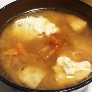 味噌汁にキムチとカッテージチーズを乗せて レシピ 作り方 By あーこ姐 クックパッド 簡単おいしいみんなのレシピが357万品