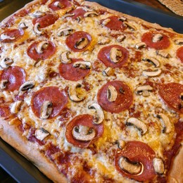 こねない全粒粉ピザ生地のレシピ