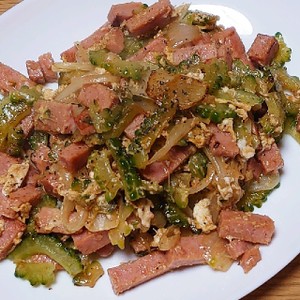 簡単うぉいすぃゴーヤスパムちゃんぷるぅ レシピ 作り方 By Amelie クックパッド 簡単おいしいみんなのレシピが353万品