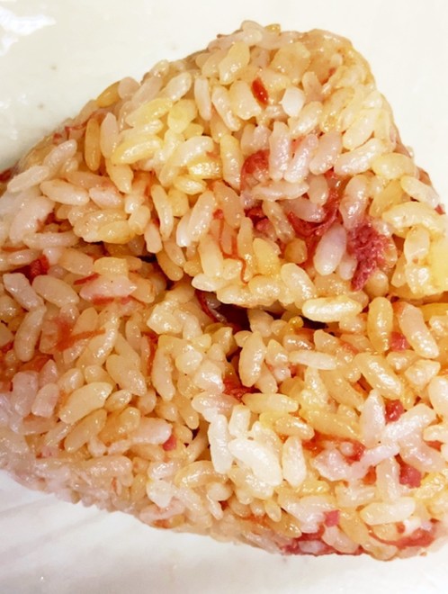簡単 コンビーフのバター醤油おにぎり レシピ 作り方 By Commint クックパッド 簡単おいしいみんなのレシピが377万品