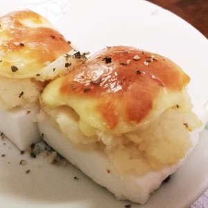 こんがりチーズのせ白はんぺん レシピ 作り方 By ようこフィー クックパッド 簡単おいしいみんなのレシピが360万品