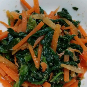 離乳食完了期 小松菜と人参のごま和え レシピ 作り方 By Aynxkoto クックパッド 簡単おいしいみんなのレシピが360万品