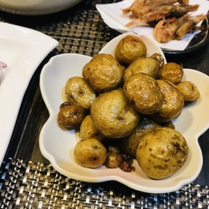 すぐできる小さいじゃがいもの素揚げ煮 レシピ 作り方 By ｔｙｓｓｒ クックパッド 簡単おいしいみんなのレシピが354万品