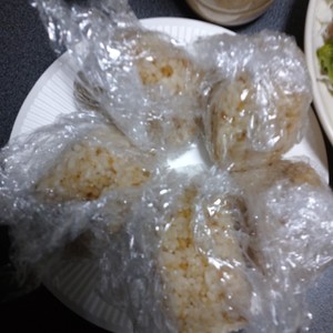 炊飯器で簡単 焼おにぎり qにも レシピ 作り方 By カズの嫁 クックパッド 簡単おいしいみんなのレシピが350万品