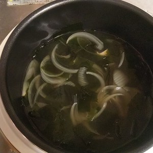 わかめのコンソメ風味スープ レシピ 作り方 By かけまま クックパッド 簡単おいしいみんなのレシピが356万品