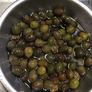 重曹で渋抜き 自家製オリーブの塩漬け レシピ 作り方 By Sallymikd クックパッド 簡単おいしいみんなのレシピが360万品
