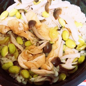 鍋つゆのもと ストレート で炊き込みご飯 レシピ 作り方 By Liarra クックパッド 簡単おいしいみんなのレシピが353万品