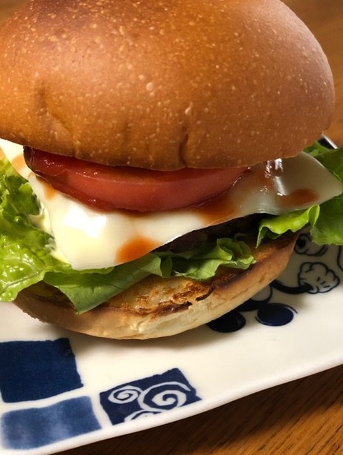 家でもキャンプでも お手軽ハンバーガー レシピ 作り方 By やしゅー クックパッド 簡単おいしいみんなのレシピが375万品