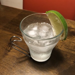 ぐびぐび飲みたいカクテル ジントニック レシピ 作り方 By マルコ２０１３ クックパッド 簡単おいしいみんなのレシピが354万品