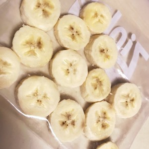 離乳食に便利 冷凍バナナ輪切り 簡単保存 レシピ 作り方 By 苺アイスクリーム クックパッド 簡単おいしいみんなのレシピが360万品
