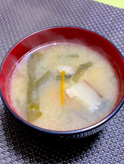 椎茸ときざみ揚げの味噌汁 レシピ 作り方 By まみお クックパッド 簡単おいしいみんなのレシピが378万品