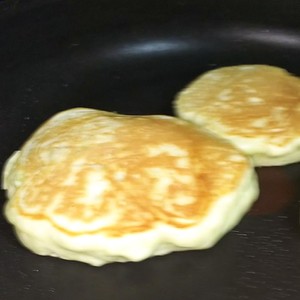 冷めてもふわふわパンケーキ 卵白消費 レシピ 作り方 By さーしゃ クックパッド 簡単おいしいみんなのレシピが355万品