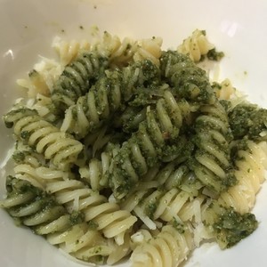 バジルたっぷり 手作りジェノベーゼソース レシピ 作り方 By Tomoko Abe クックパッド 簡単おいしいみんなのレシピが356万品