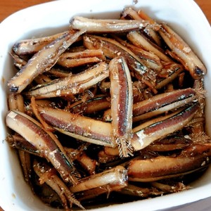 きびなごの佃煮 いかなごのくぎ煮 レシピ 作り方 By 147cm クックパッド 簡単おいしいみんなのレシピが353万品