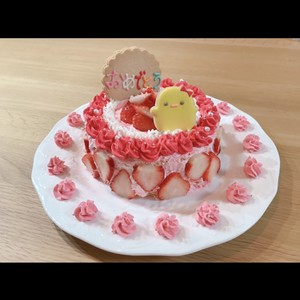 デコ ピンク生クリームショートケーキ レシピ 作り方 By 夜蝶主婦 クックパッド 簡単おいしいみんなのレシピが366万品