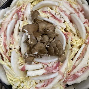 花咲くミルフィーユ鍋 豚バラと白菜と大根 レシピ 作り方 By Amanekoron クックパッド 簡単おいしいみんなのレシピが361万品