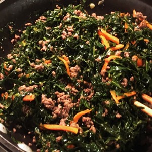 コラードグリーンと挽肉の野菜炒め レシピ 作り方 By Fullspeed クックパッド