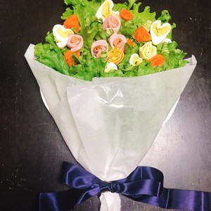 記念日に 簡単可愛いブーケサラダ レシピ 作り方 By きよっちぃー クックパッド 簡単おいしいみんなのレシピが354万品