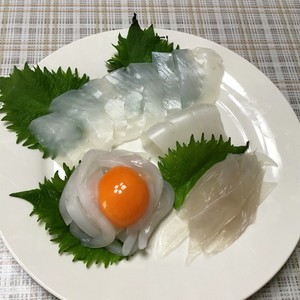 自分で造るイカのお刺身 レシピ 作り方 By Miyakko クックパッド 簡単おいしいみんなのレシピが355万品