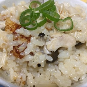 香る 炊き込みだしごはん 鶏きのこ レシピ 作り方 By しぼりたて生しょうゆ クックパッド 簡単おいしいみんなのレシピが365万品