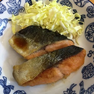 ます 鱒 のムニエル バター醤油風味 レシピ 作り方 By ともっぴ夫婦 クックパッド 簡単おいしいみんなのレシピが367万品