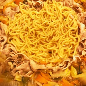 鍋物に入れる麺はコレ 焼きそば麺 レシピ 作り方 By ななみぃ クックパッド 簡単おいしいみんなのレシピが354万品