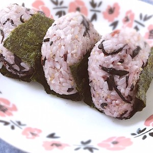 梅こんぶごはん セブンイレブン風 レシピ 作り方 By あにゃべ クックパッド 簡単おいしいみんなのレシピが353万品