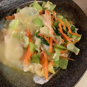 ツナ缶でチンゲン菜のチーズ卵とじ レシピ 作り方 By おとhana クックパッド 簡単おいしいみんなのレシピが359万品