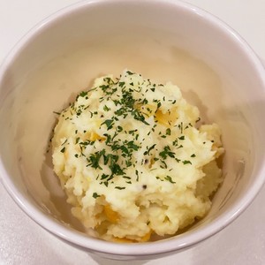 余ったサワークリームでポテトサラダ レシピ 作り方 By ｃｈｏｍｕ クックパッド 簡単おいしいみんなのレシピが367万品