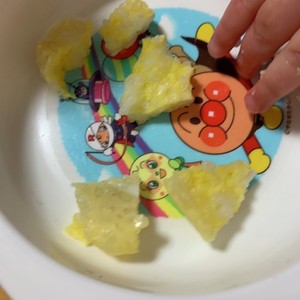 離乳食 レンジで手づかみ卵ご飯 レシピ 作り方 By 小ぐまさん クックパッド 簡単おいしいみんなのレシピが352万品