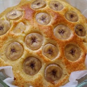 バナナたっぷりのホールケーキ レシピ 作り方 By Yukakobe クックパッド 簡単おいしいみんなのレシピが370万品