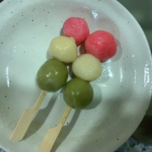 花見団子に もちもちやわらか三色団子 レシピ 作り方 By Ayakoooooo クックパッド 簡単おいしいみんなのレシピが353万品