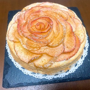 真っ赤なお花のりんごケーキ レシピ 作り方 By ぴょぬ３ クックパッド 簡単おいしいみんなのレシピが350万品