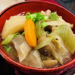山形の芋煮 牛肉 醤油味 レシピ 作り方 By おかあちゃん クックパッド 簡単おいしいみんなのレシピが350万品
