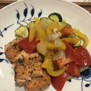 サーモンと野菜のオーブン焼き レシピ 作り方 By Blt クックパッド 簡単おいしいみんなのレシピが355万品