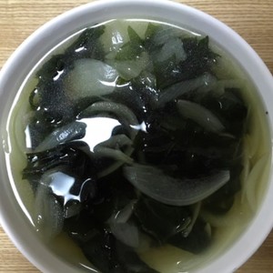 わかめのコンソメ風味スープ レシピ 作り方 By かけまま クックパッド 簡単おいしいみんなのレシピが356万品