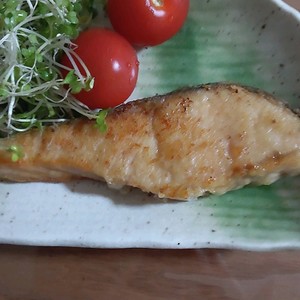 鮭のムニエル 小麦粉なしでできちゃう レシピ 作り方 By にゃん杏 クックパッド 簡単おいしいみんなのレシピが361万品