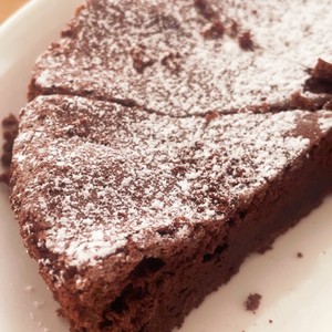 板チョコ1枚ガトーショコラ 15センチ型 レシピ 作り方 By 麦茶さん クックパッド 簡単おいしいみんなのレシピが361万品