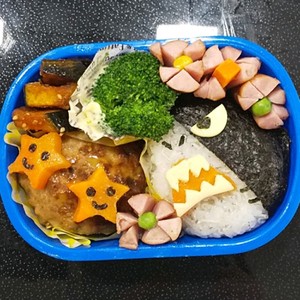 水族館遠足 簡単サメおにぎりのキャラ弁 レシピ 作り方 By Youcyan クックパッド 簡単おいしいみんなのレシピが361万品