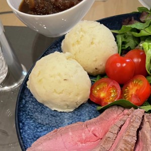 簡単ローストビーフ こく旨玉ねぎソース レシピ 作り方 By ごくもり クックパッド 簡単おいしいみんなのレシピが350万品
