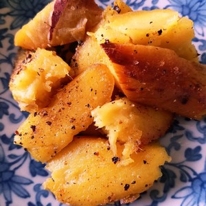 焼き芋リメイクで塩バターポテト レシピ 作り方 By Sayuri1024 クックパッド 簡単おいしいみんなのレシピが360万品