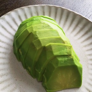 固いアボカドをレンチンで食べ頃に レシピ 作り方 By なーなちゃん クックパッド 簡単おいしいみんなのレシピが352万品