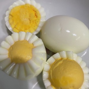 キャラ弁 簡単 ゆで卵のお花 レシピ 作り方 By ｳﾘﾏﾙ クックパッド 簡単おいしいみんなのレシピが360万品
