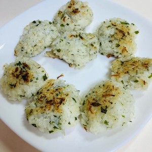 離乳食 しらすと青のりのご飯おやき レシピ 作り方 By ことかな クックパッド 簡単おいしいみんなのレシピが366万品