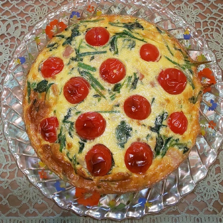 ほうれん草とベーコンのトマトキッシュ レシピ 作り方 By Enjoykitchen クックパッド 簡単おいしいみんなのレシピが359万品