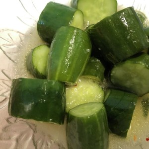 ｂｂｑやおつまみに 簡単早い無限キュウリ レシピ 作り方 By 海猿の嫁ちゃん クックパッド 簡単おいしいみんなのレシピが360万品